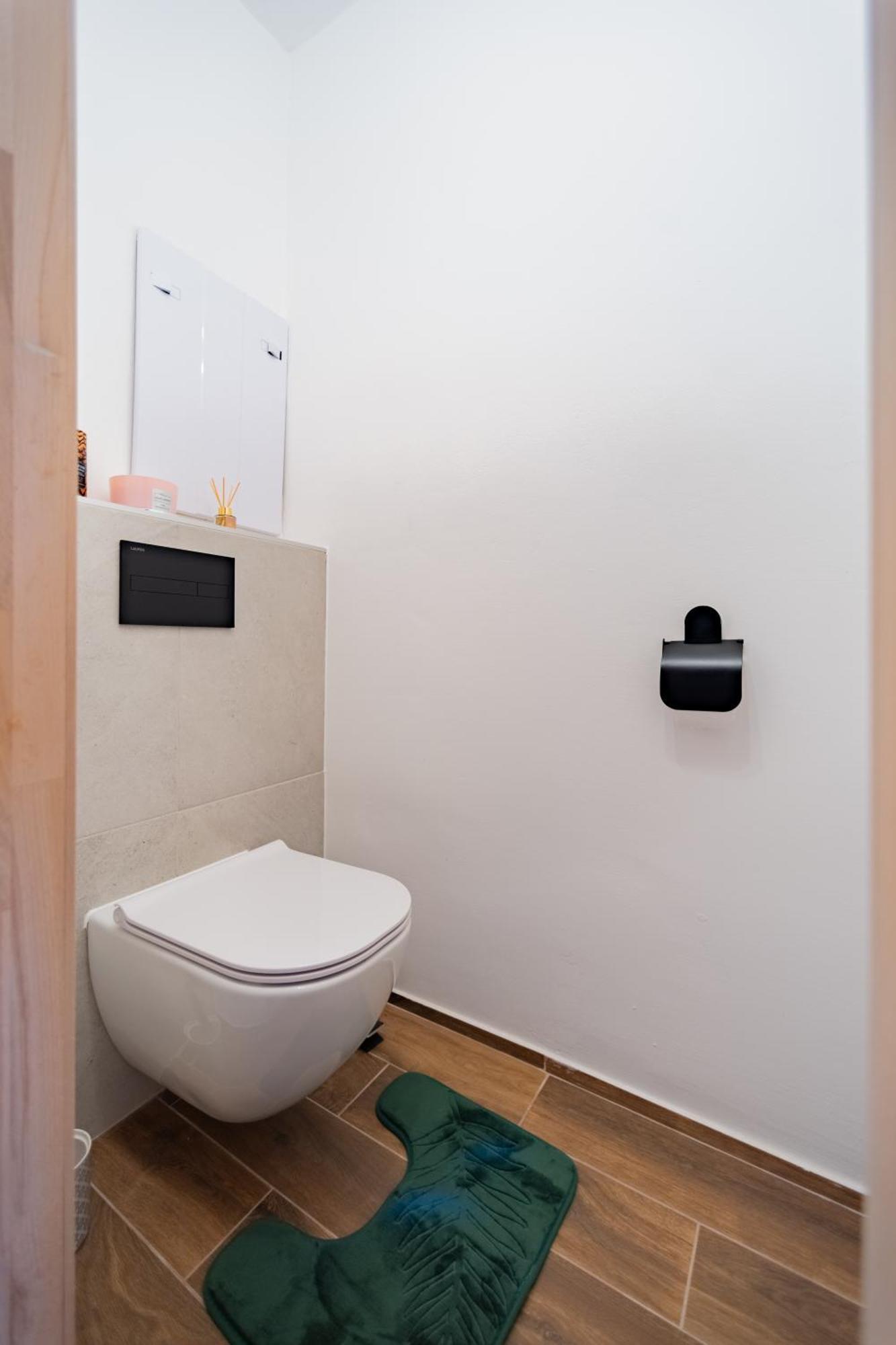 Barbyb Apartment - With Free Parking Bratislava Extérieur photo